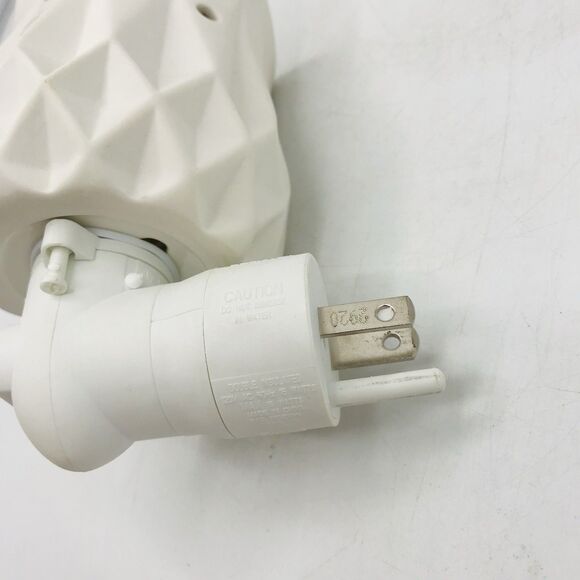 New Scentsy Alabaster Mini Nightlight Warmer Retired Farmhouse, Cottage Core - Picture 7 of 8